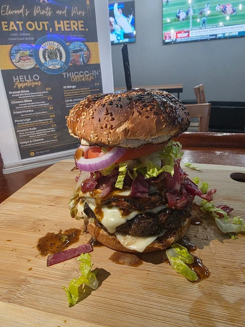 Classic burger with bacon and cheese
